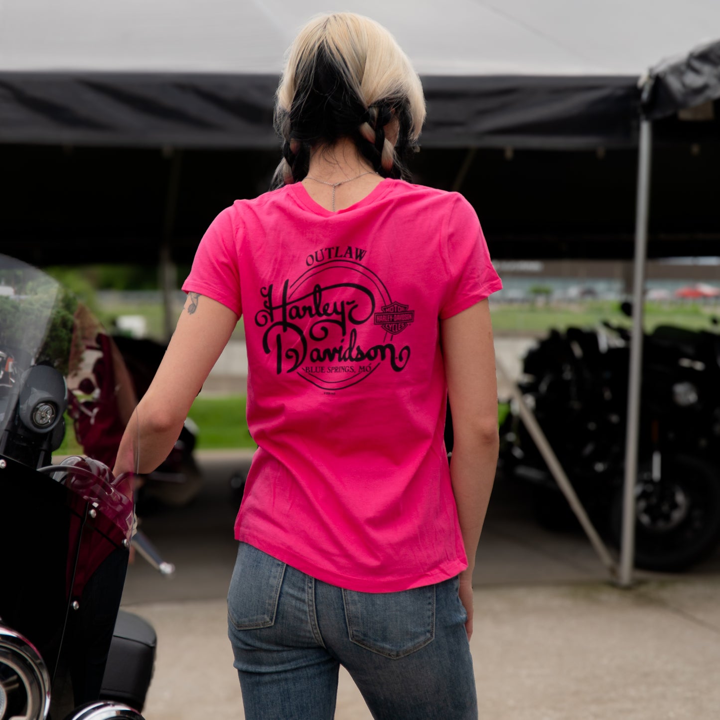 Women's Halftone Shadows V-Neck
