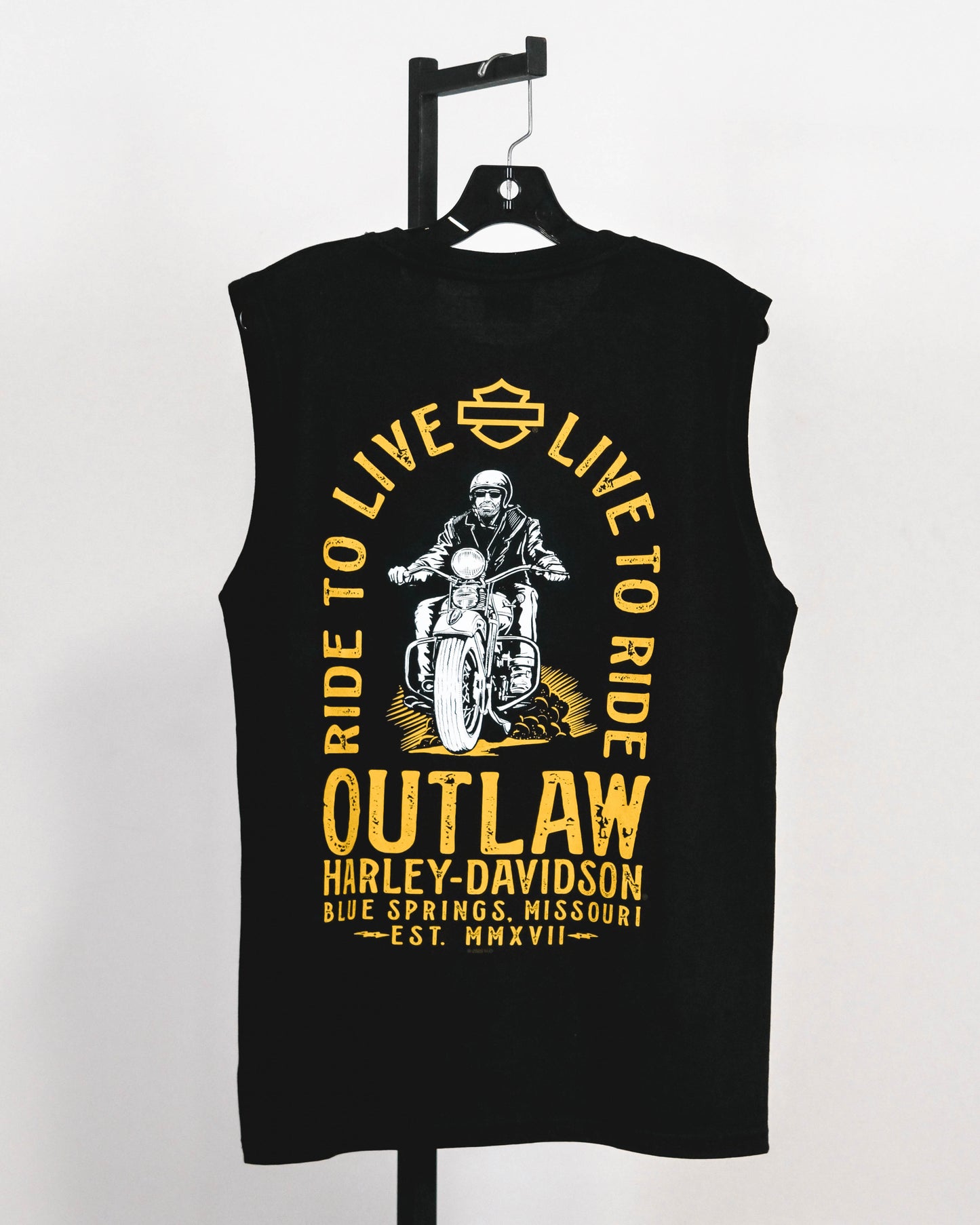 Outlaw Arch Muscle Tee-Black